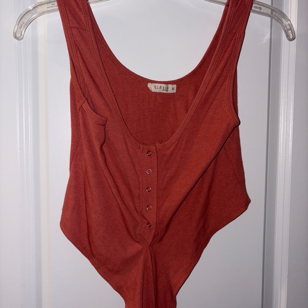 Women’s ILLA ILLA Rust Color Crop Top with Tie Straps Size: L